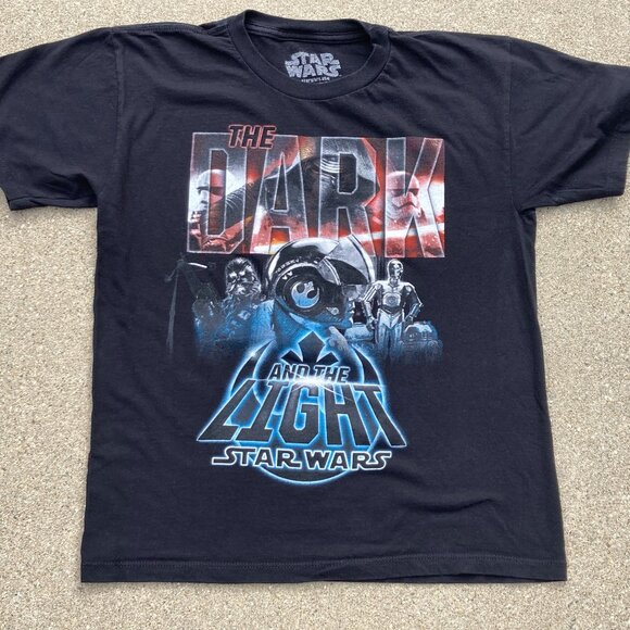Star Wars "The Dark and the Light" Graphic Tee Black Youth M Short Sleeve - Picture 1 of 7
